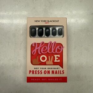 Hello Love New York Blackout Press-On Nails - Black